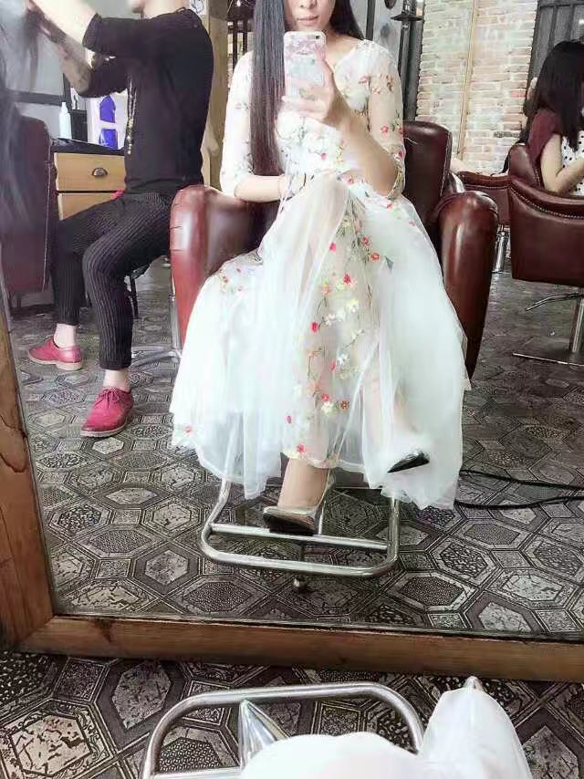 人妻一边接电话一边被我干